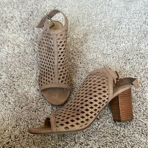Perforated cage heels